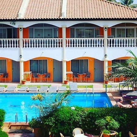 Cape Point Hotel Bakau Bagian luar foto