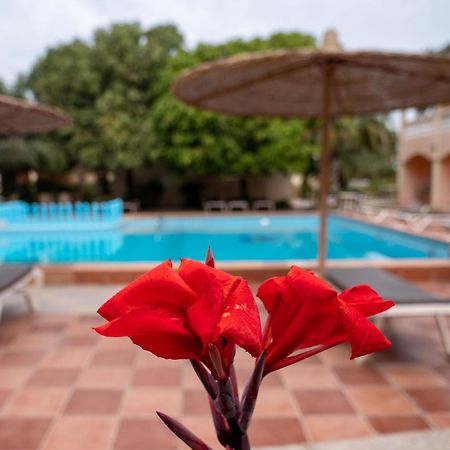 Cape Point Hotel Bakau Bagian luar foto