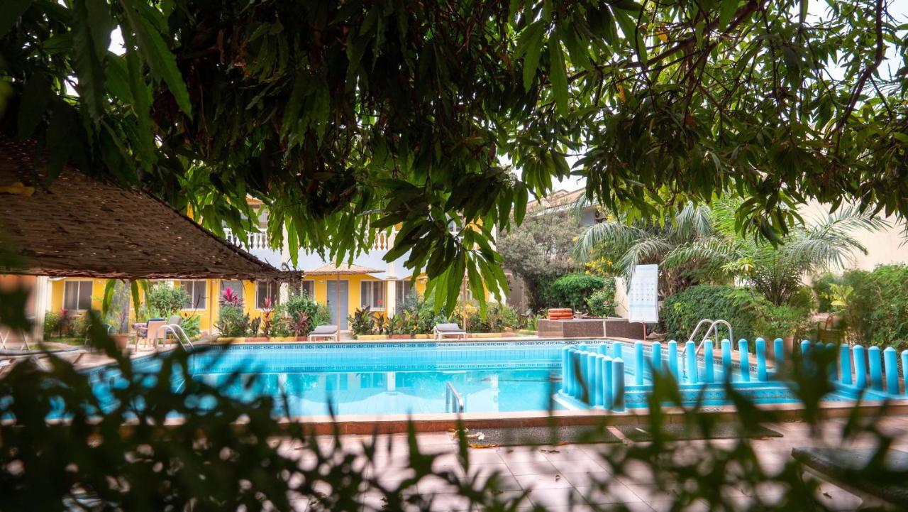 Cape Point Hotel Bakau Bagian luar foto
