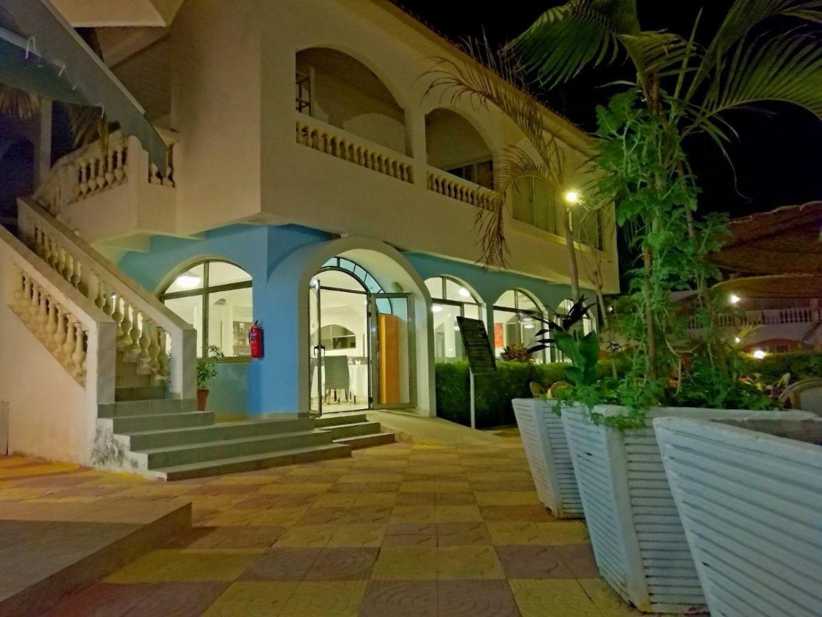 Cape Point Hotel Bakau Bagian luar foto