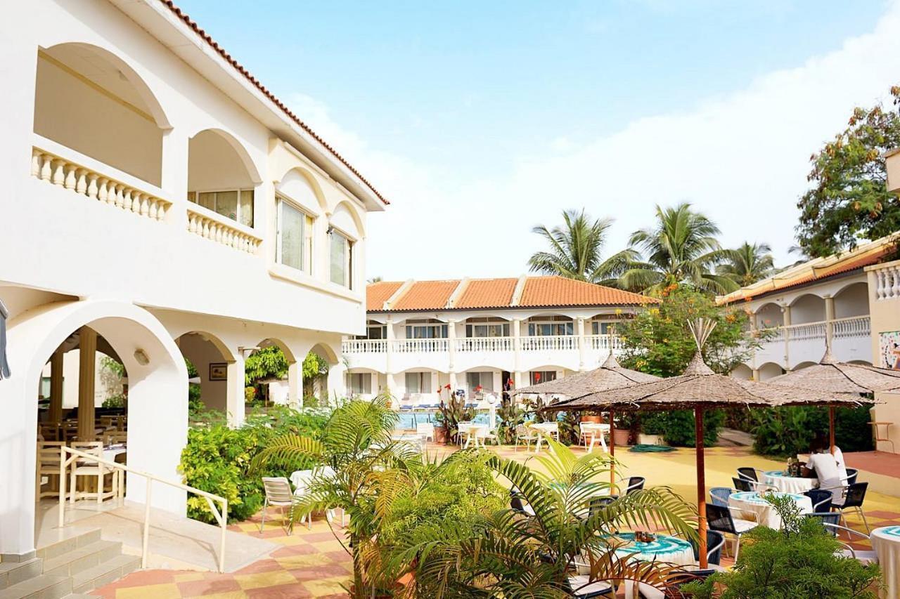Cape Point Hotel Bakau Bagian luar foto