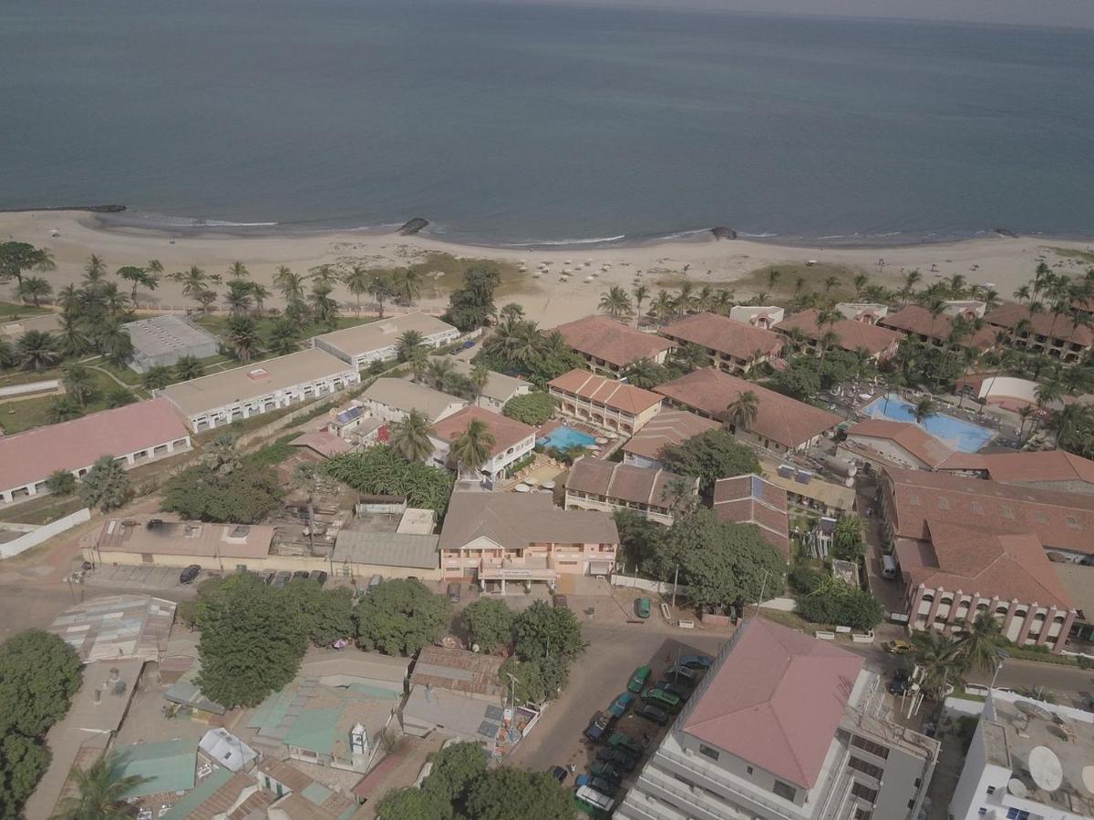 Cape Point Hotel Bakau Bagian luar foto