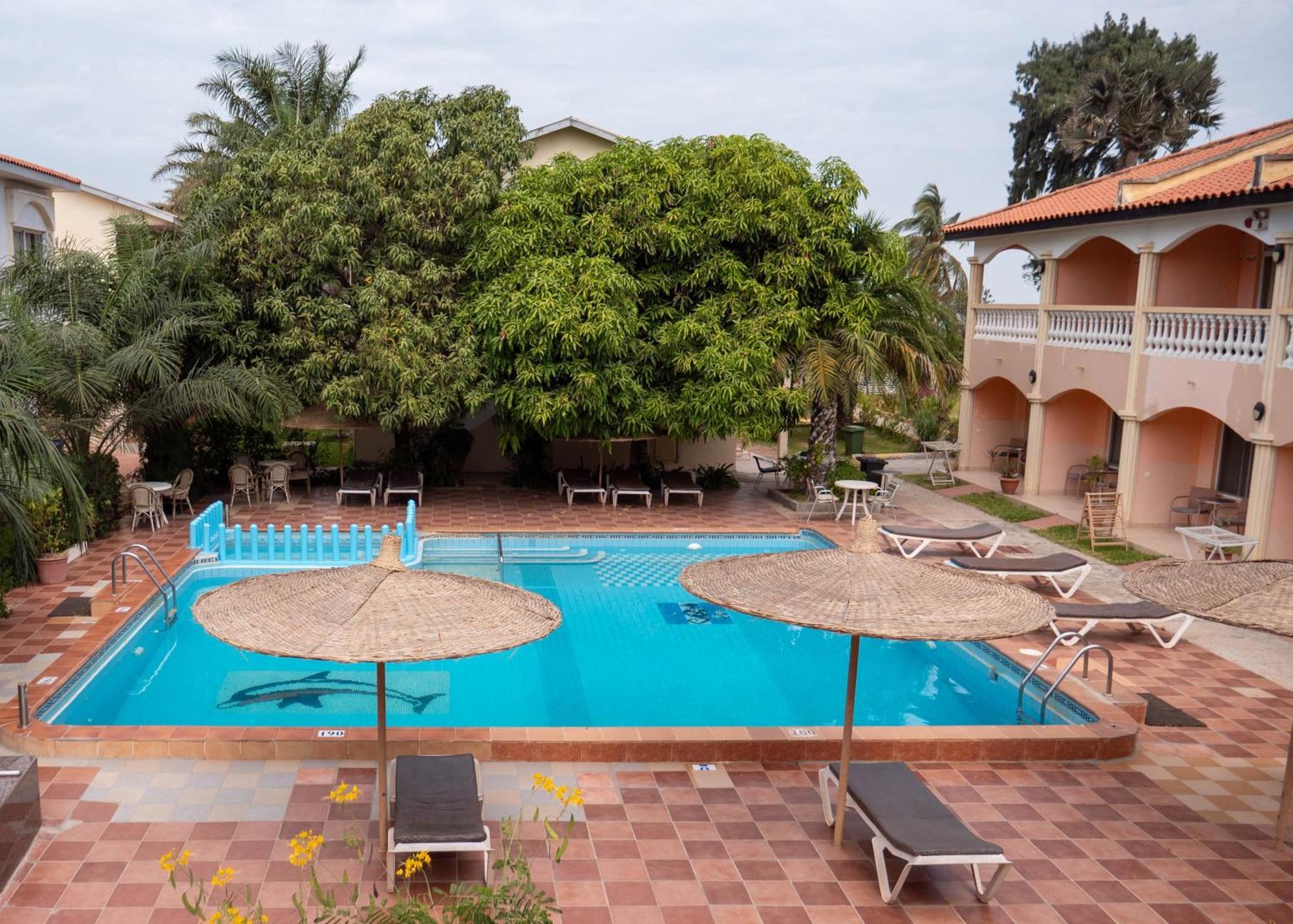 Cape Point Hotel Bakau Bagian luar foto