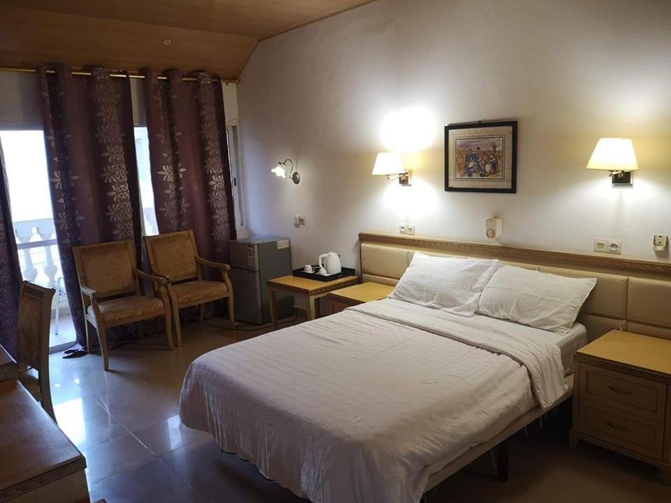 Cape Point Hotel Bakau Bagian luar foto